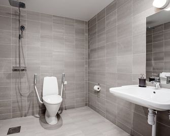Forenom Hotels & Apartments Arlanda - Arlanda - Łazienka