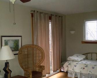 Fox River Vacation House - Saint Charles - Bedroom