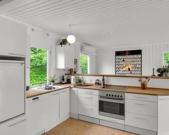 Pet Friendly Home In Hornbæk With Wifi - Hornbæk - Kitchen