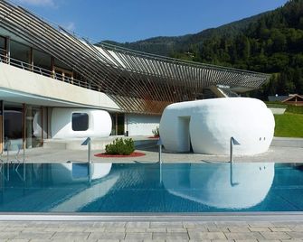 Hotel Kirchenwirt - באד קליינקירכהיים - בריכה