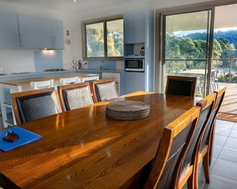 Dreaming of the Buckland - Porepunkah - Dining room