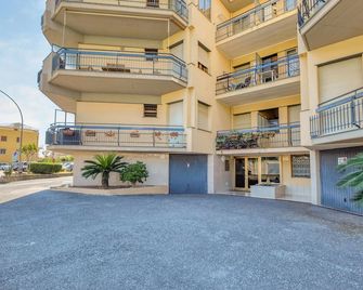 Lovely Apartment In Pietra Ligure - Pietra Ligure - Gebäude