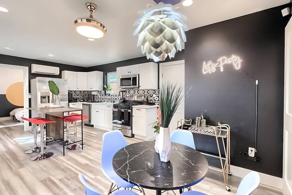 Stylish 3br East Side Retreat W Patio & Bbq - Austin - Kitchen