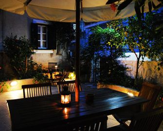 Twin House - Spétses - Patio