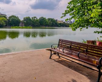 Reyna Luxury Hotel - Hanoi