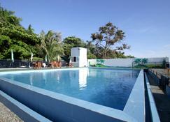 A peaceful sanctuary located along the coastline of Lingayen Gulf - San Fabian - Pool