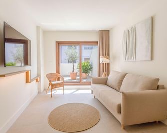 Reina Victoria Velázquez - Alicante