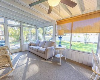 NFL Draft Rental for 2026: 4-bedroom house, 11 miles from downtown Pittsburgh. - Oakmont - Sala de estar