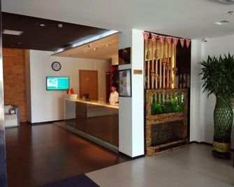Jinjiang Inn Daqing Lande Lake - Daqing - Front desk