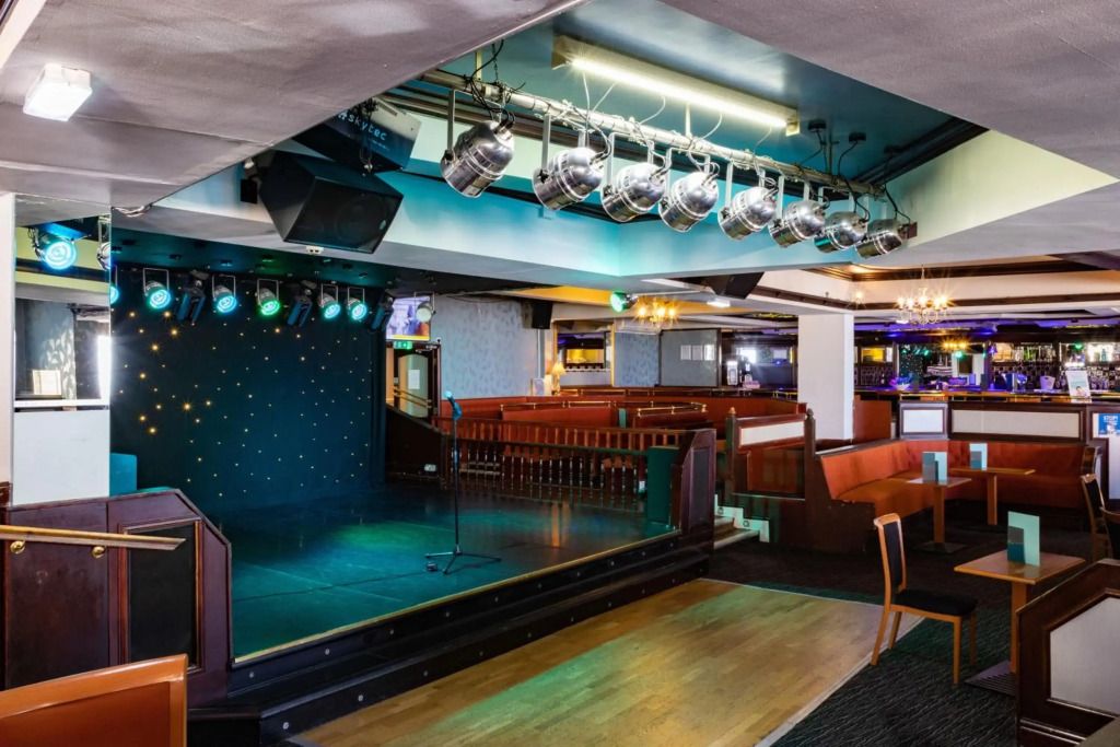 ليبرتيز أون ذا سكوير