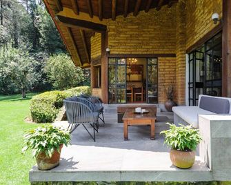 Casas Abi, A Tranquil Retreat Surrounded by nature - Valle de Bravo - Patio