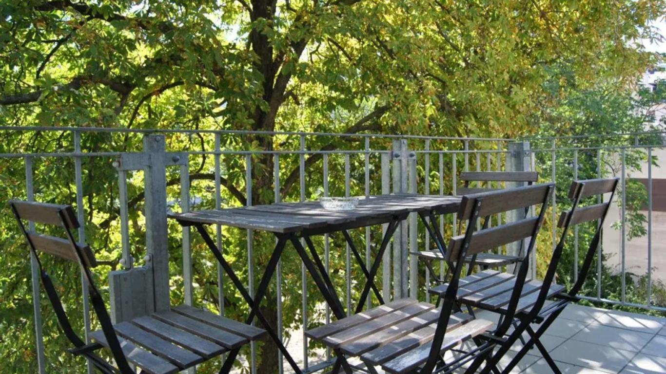 Adoreo Apartments & Suites