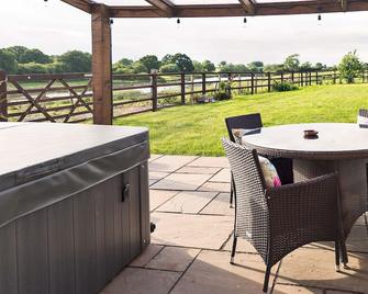 Pass the Keys | Stunning Cheshire Barn with HotTub - Sandbach - Patio