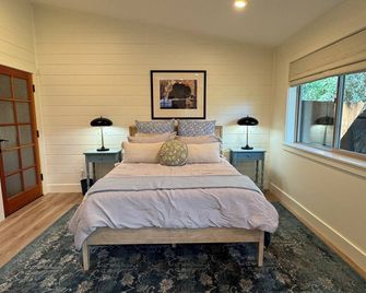 Charming studio w/AC & WiFi in Ballard. Centrally located in wine country. - Solvang - Schlafzimmer