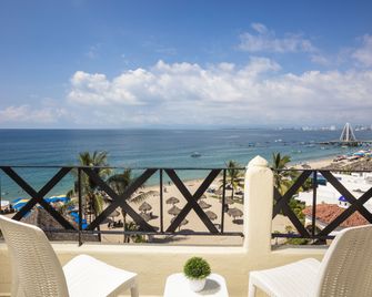 Blue Chairs Resort by the Sea - Adults Only - פוארטו ויארטה - מרפסת