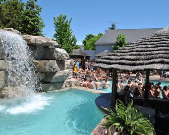 Commodore Resort - Put-in-Bay