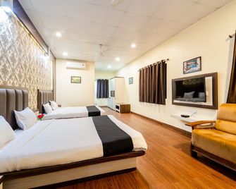 Narmada Hills Resort - Omkareshwar - Bedroom