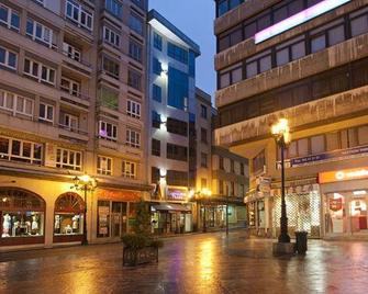 Duerming Longoria Plaza Hotel - Oviedo - Outdoor view