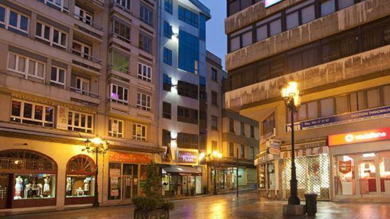 Duerming Longoria Plaza Hotel