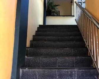 Birdland Beach Club - Bolinao - Escaleras
