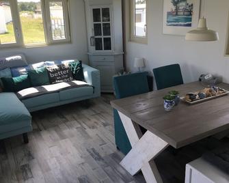 Chalet for 4 persons at 300m from North Sea beach - Nes - Salle à manger