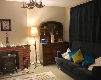 Cosy cottage with stunning farmland views in picturesque village of East Linton - East Linton - Stue