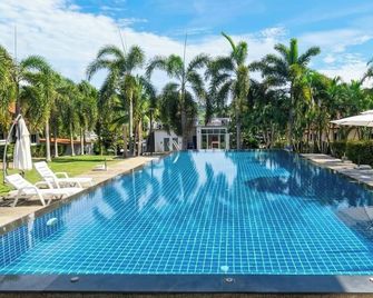Phuket Airport Villa - Sakhu - Piscina
