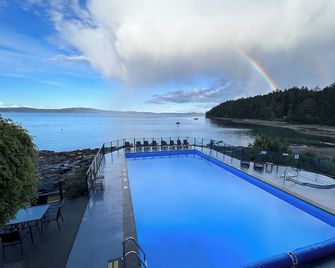 Sunrise Cove Apt At Inn Of The Sea - Ladysmith