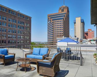 SpringHill Suites by Marriott Memphis Downtown - Memphis - Balcony