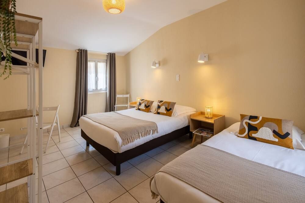 L'aptois Hotel - Apt - Bedroom