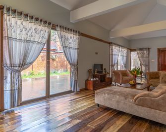Authentic Khmer Village Resort - Siem Reap - Living room