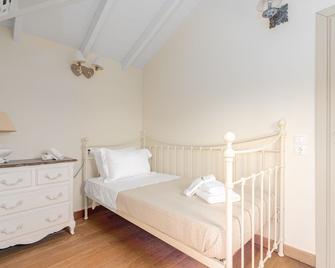 Villa Glyfada - Trizonia - Habitación
