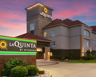 La Quinta Inn & Suites by Wyndham Belton - Temple South - Belton - Gebäude