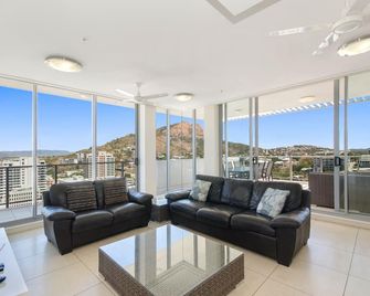 The Dalgety Apartments - טאונסוויל - סלון