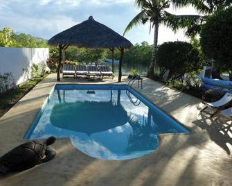 Charming bungalow in Andilana, pool, sea view and garden - Andilana - Basen