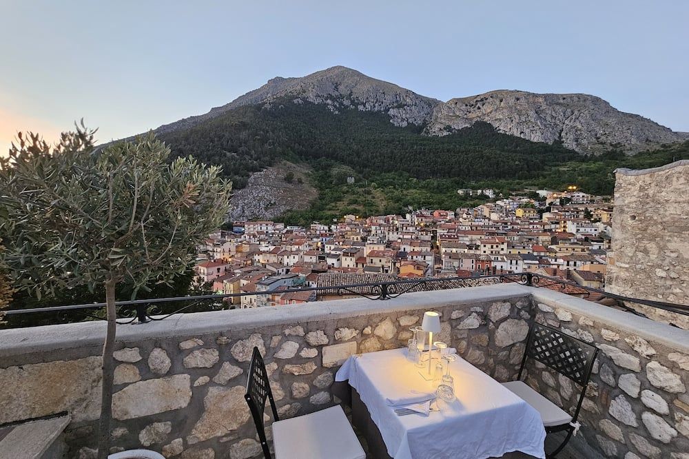 Hotel Mastrodattia - Celano - Balkon