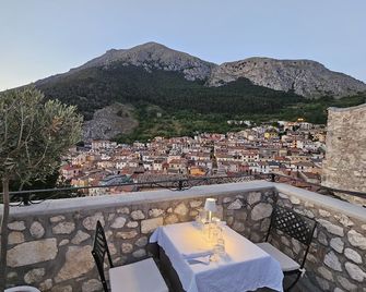 Hotel Mastrodattia - Celano - Balkon