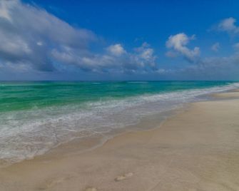 Completely Remodeled Beachside Studio with Pool - Snowbirds Welcome - Rosemary Beach - Beach