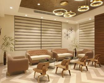 Click Hotel Bangalore - International Airport - Bengaluru - Lounge