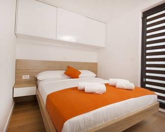 Makarska Touristik Apartments - Makarska - Makuuhuone