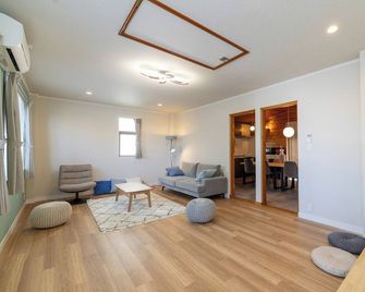 ウッドデッキで秋の味覚BBQ/最大15名/200㎡/6部屋/広い庭/TVによくでる道の駅/海すぐ / 安房郡 千葉県 - 鴨川市