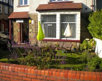 Glenavon Guesthouse - Llandudno - Outdoor view