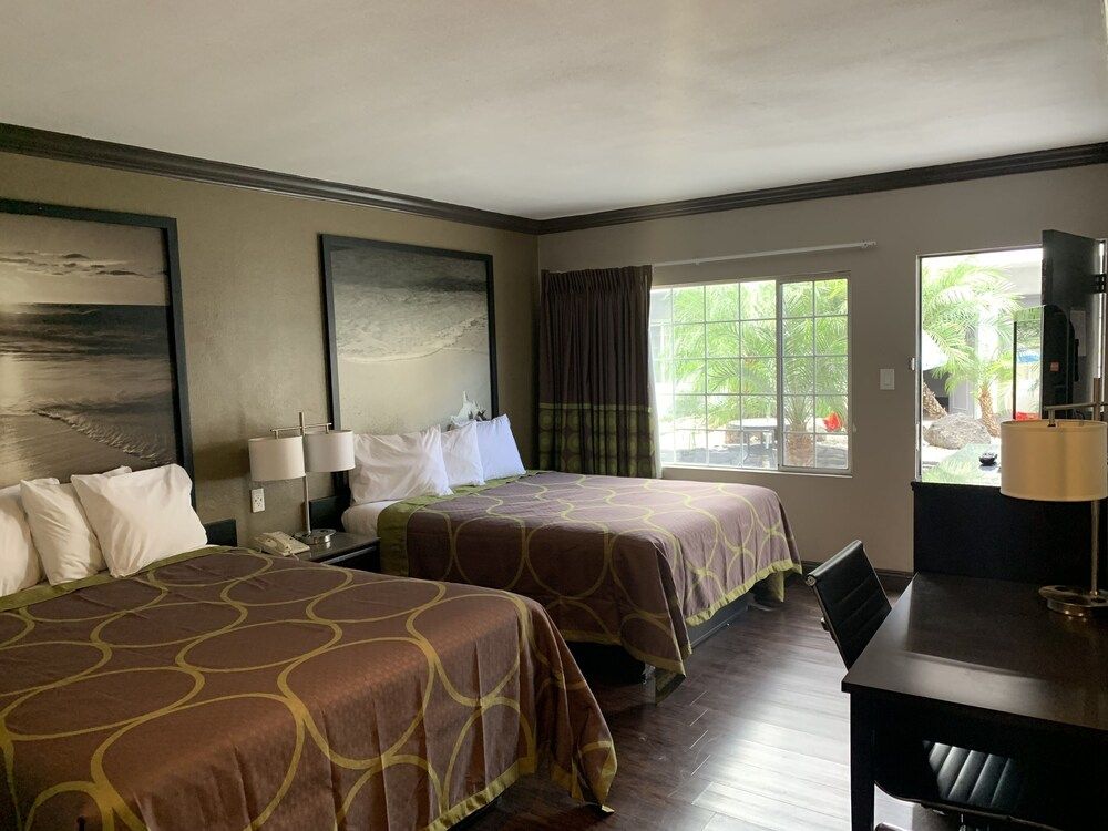 سكاي وايز هوتل - لوس أنجلوس - غرفة نوم