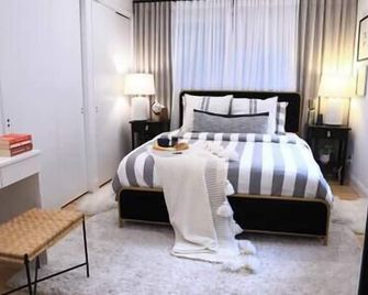 Explore a Luxurious Lakefront Dream Home - Greenwood Lake - Habitación