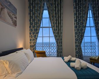 Acqua Beach Weymouth - Weymouth