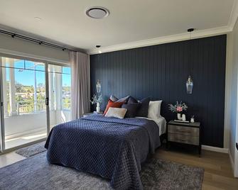 Luxury Hampton House with Heated pool - Narellan - Habitación