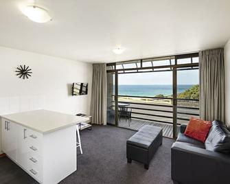 Harbor Views Cbd 1 Bedroom Unit - Portland - Living room