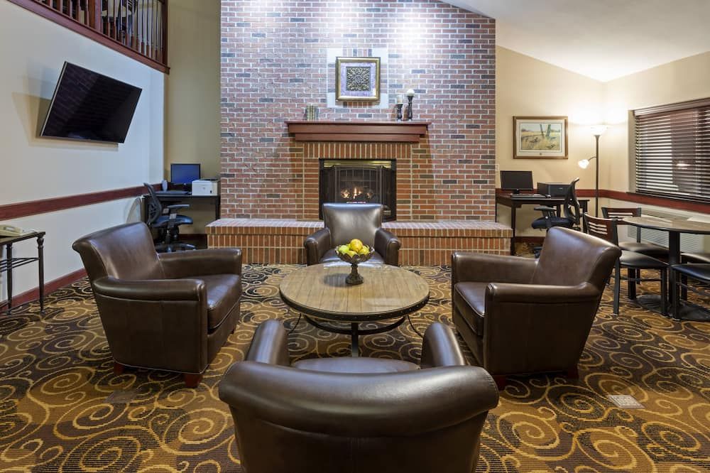 AmericInn by Wyndham Beaver Dam - Beaver Dam - Lounge