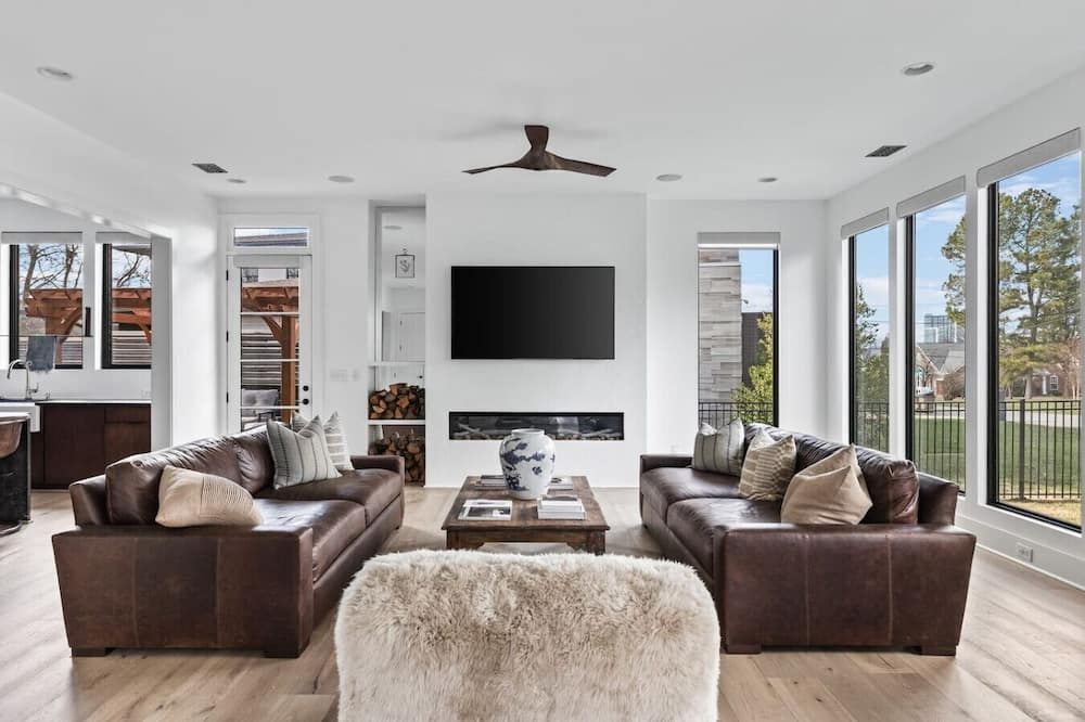 Luxury Home in Green Hills with Garage and Walk to the Park - ناشفيل (تينيسي) - غرفة معيشة