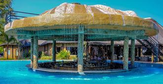 Chrismar Hotel Livingstone - Livingstone - Zwembad
